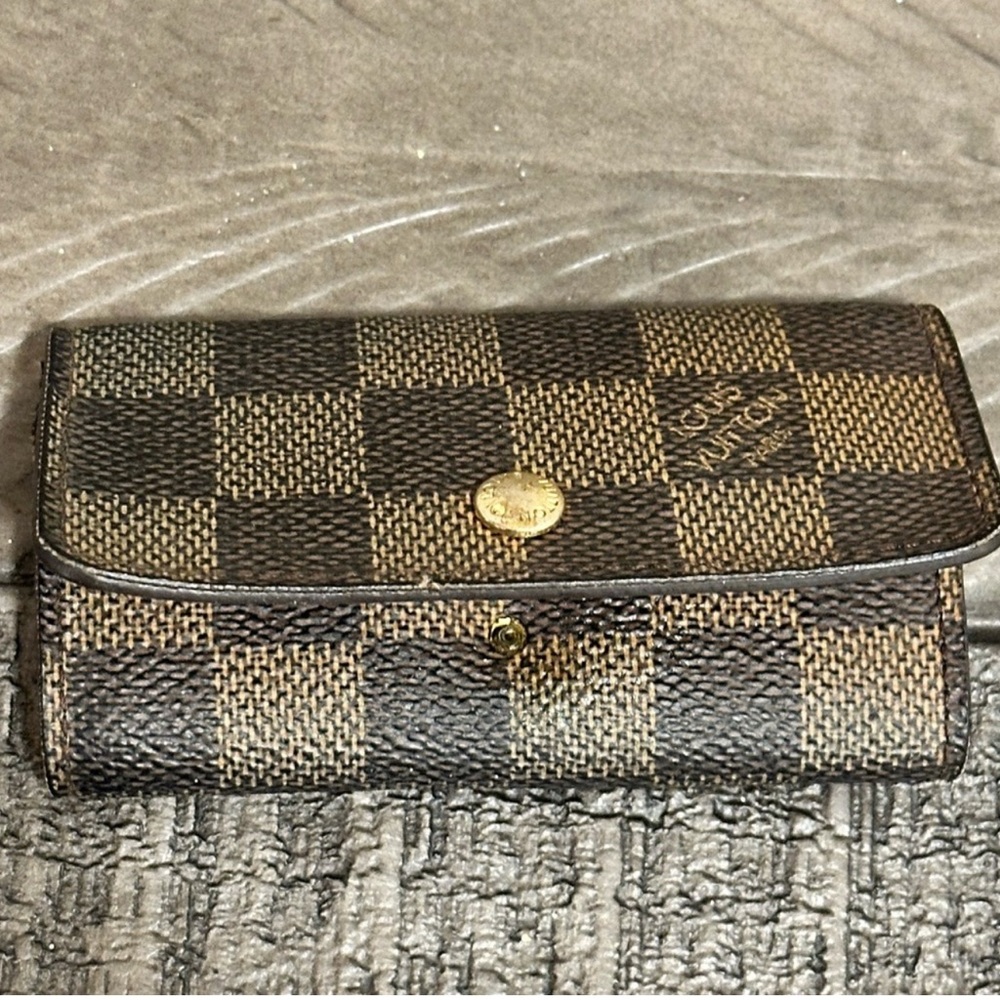 Louis Vuitton Brown Checkered Key & Card Holder